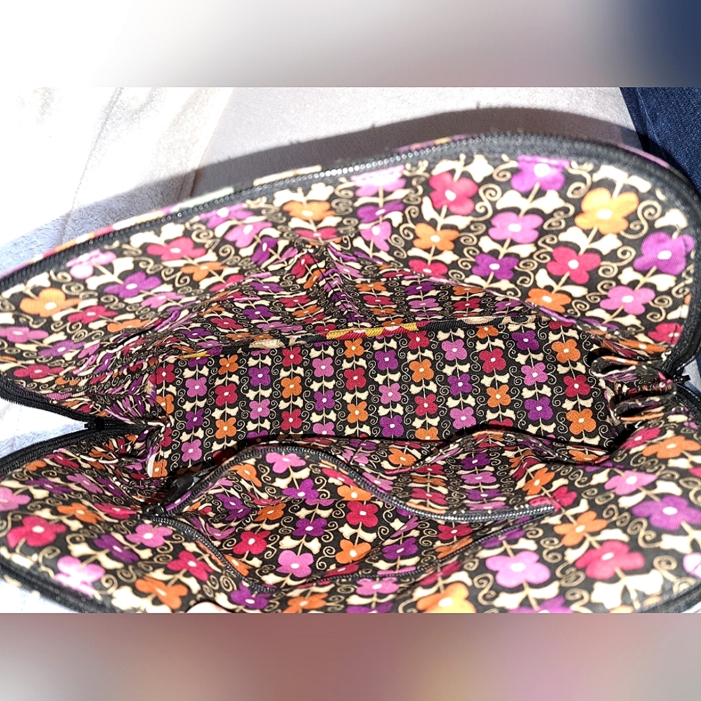 NWOT Vera Bradley Holiday Weekend Bag - Picture 3 of 3